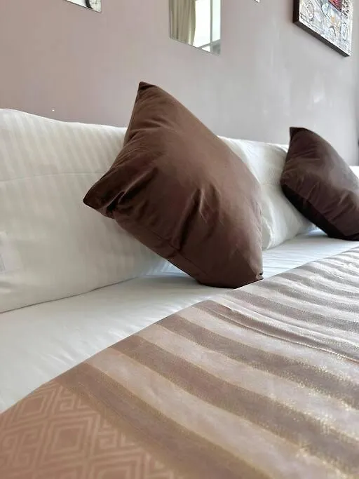 Lujo Dubai Marina Apartment