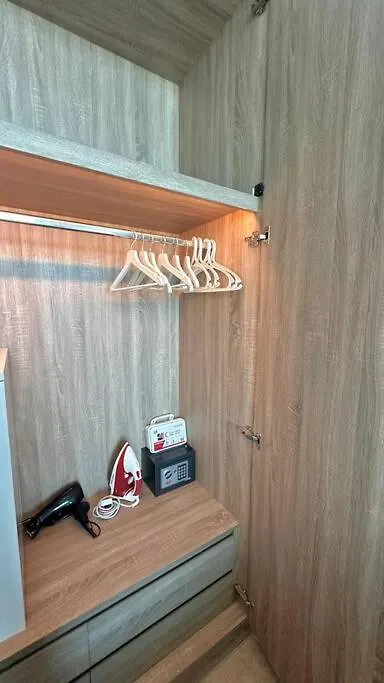 Lujo Dubai Marina Apartment