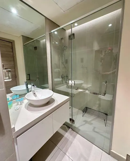 Lujo Dubai Marina Apartment