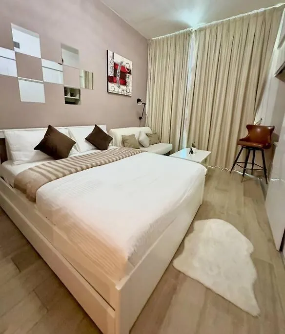 Lujo Dubai Marina Apartment